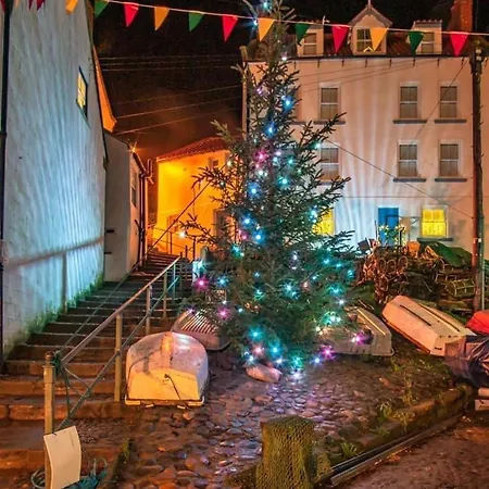 The Hideaway,robin Hoods Bay, Perfect For Two! *