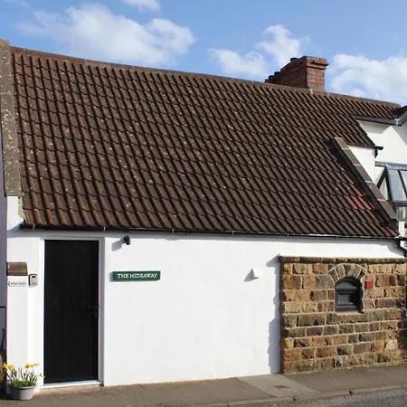 The Hideaway,robin Hoods Bay, Perfect For Two!