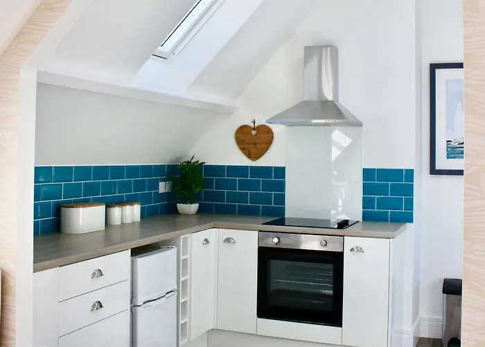 The Hideaway,robin Hoods Bay, Perfect For Two! *