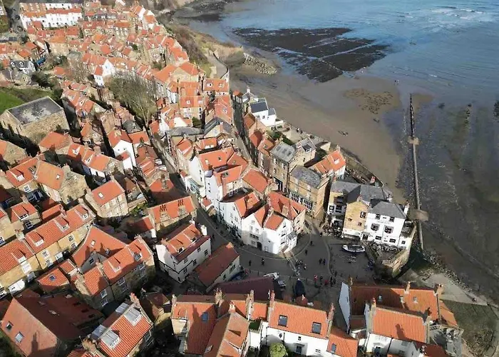 The Hideaway,robin Hoods Bay, Perfect For Two! *